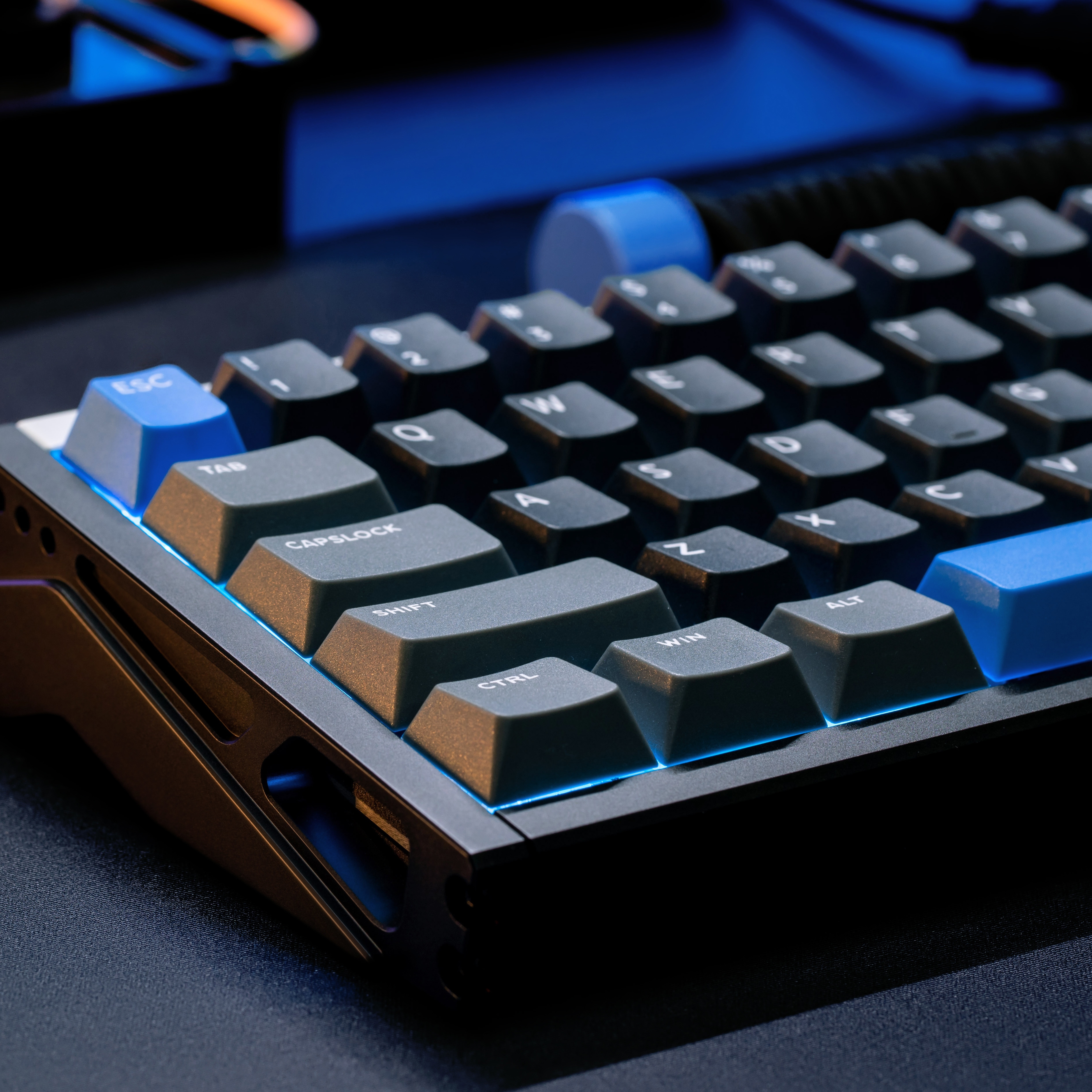 IQUNIX EZ60 Star Trail Switch– - Best Esports Gaming Keyboard avis et prix